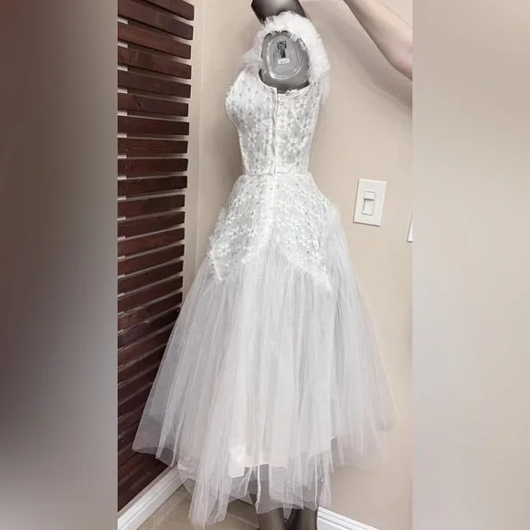 1950s Vintage White & Metallic Silver Tulle Layered Wedding Ballerina - Picture 2 of 8